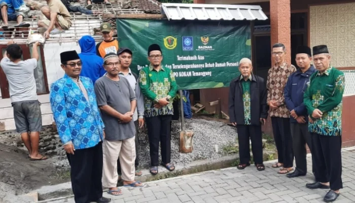 KOKAM TEMANGGUNG BERIKAN BANTUAN BEDAH RUMAH UNTUK ANGGOTA