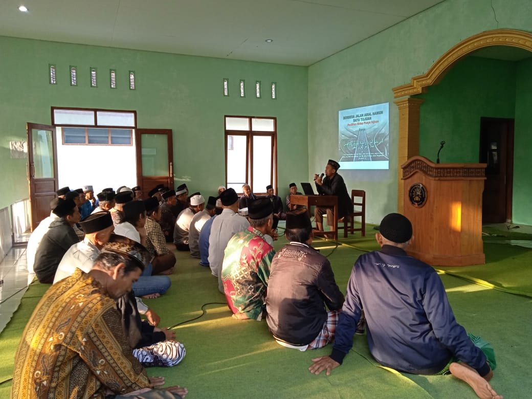 Pengajian Ahad Pagi PCM Kaloran Bahas Kunci Keberuntungan dalam Hidup