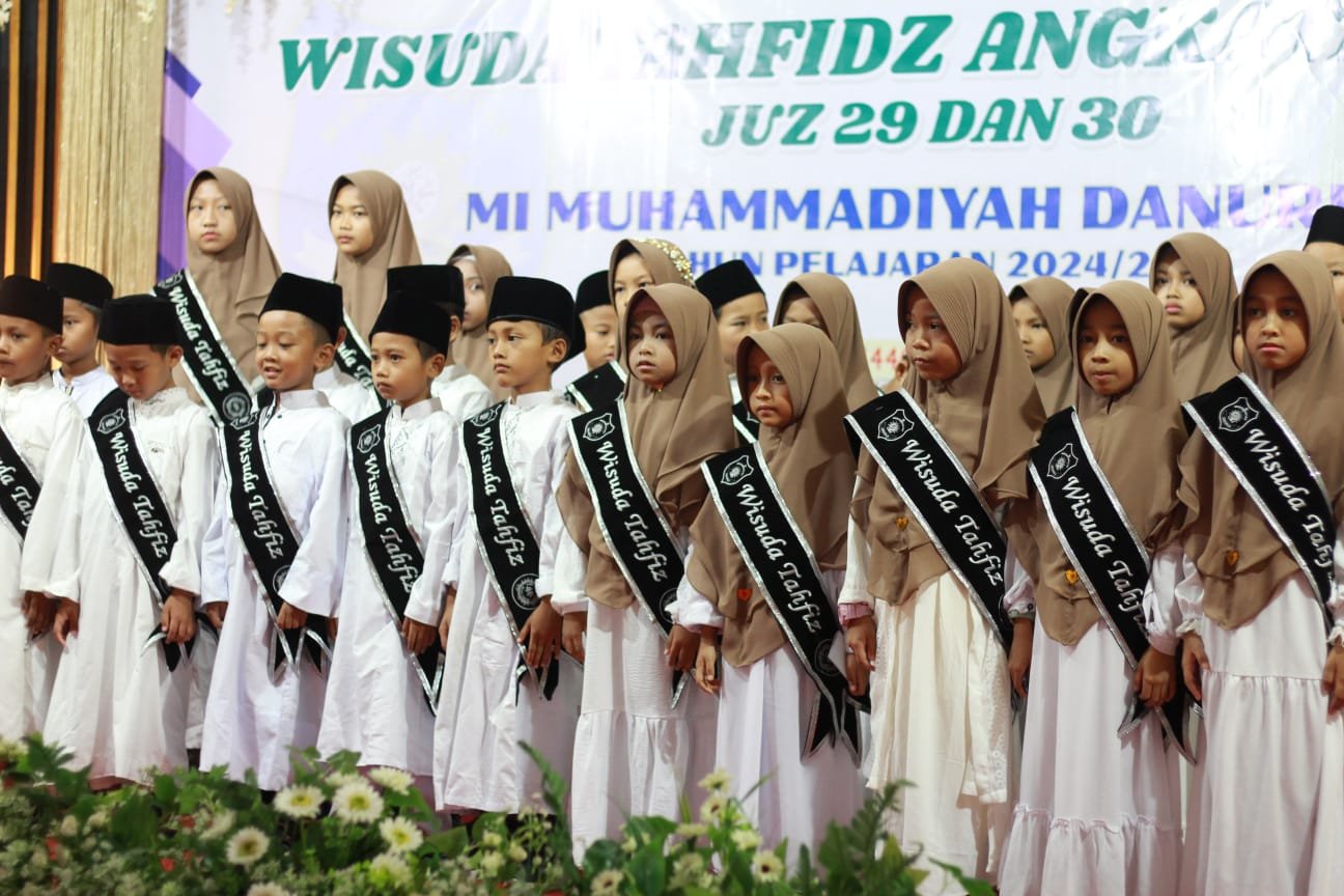 MI Muhammadiyah Danurejo Menyelenggarakan Wisuda Tahfidz Al-Qur'an Angkatan ke-3 Juz 29 dan 30