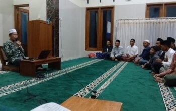 Pengajian Rutin Malam Sabtu Pimpinan Ranting Muhammadiyah Barang Jumo Temanggung: “Dunia Hanya di Tanganku, Bukan di Hatiku”