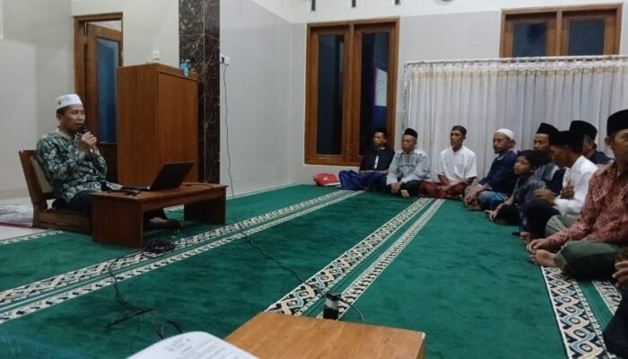 Pengajian Rutin Malam Sabtu Pimpinan Ranting Muhammadiyah Barang Jumo Temanggung: “Dunia Hanya di Tanganku, Bukan di Hatiku”