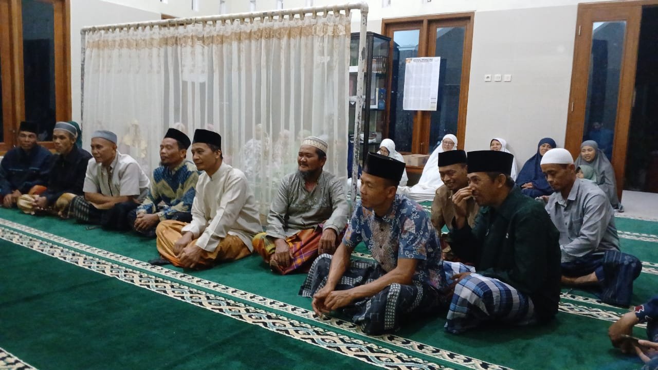 Kajian Malam Rabu di Pimpinan Ranting Muhammadiyah Barang: Tema Iman