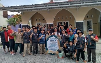 Bersih Bersih Masjid At Taubah Persiapan Sholat Jumat Perdana