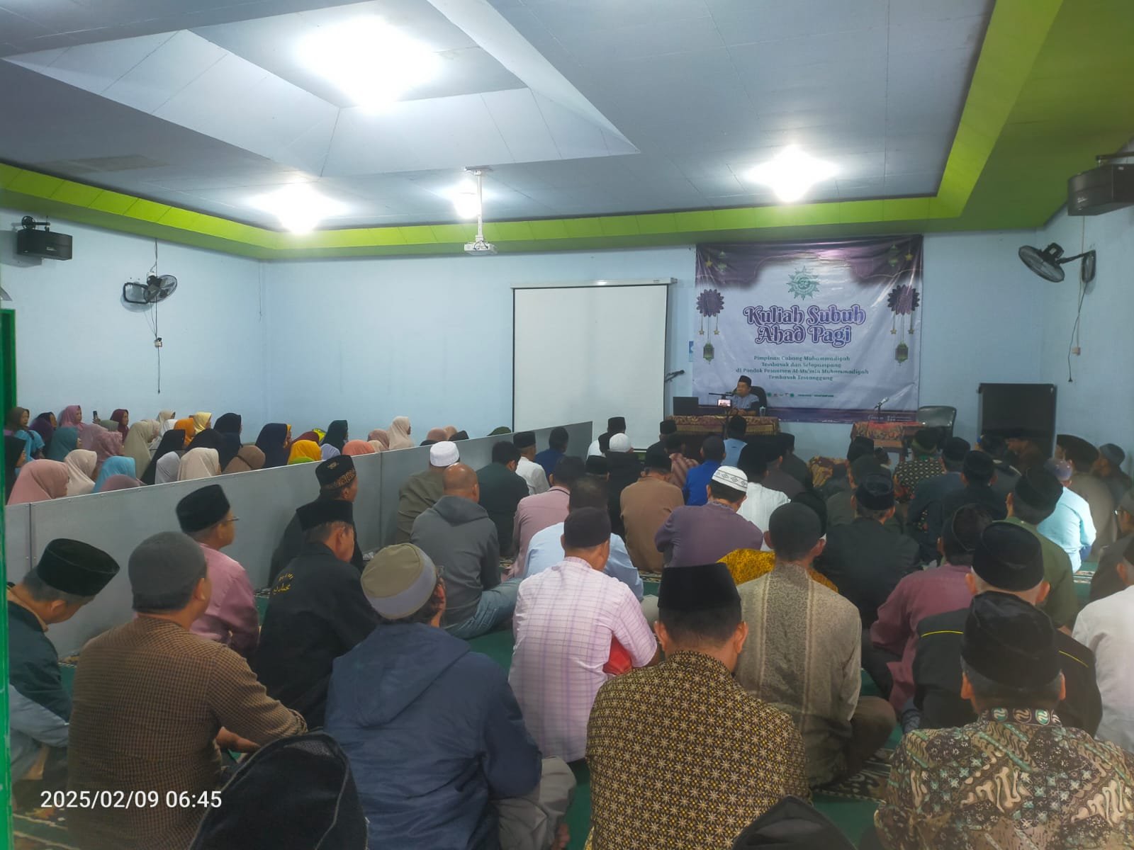 Kuliah Ahad Pagi di Masjid Ponpes Almatera Tembarak: Mengetuk Pintu Ramadhan