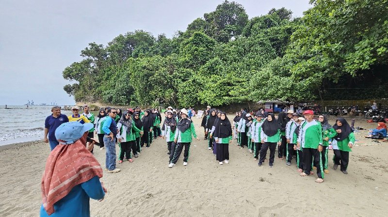 RS PKU Muhammadiyah Temanggung Gelar Family Gathering Bersama Komunitas Senam Jantung Sehat di Pekalongan dan Batang
