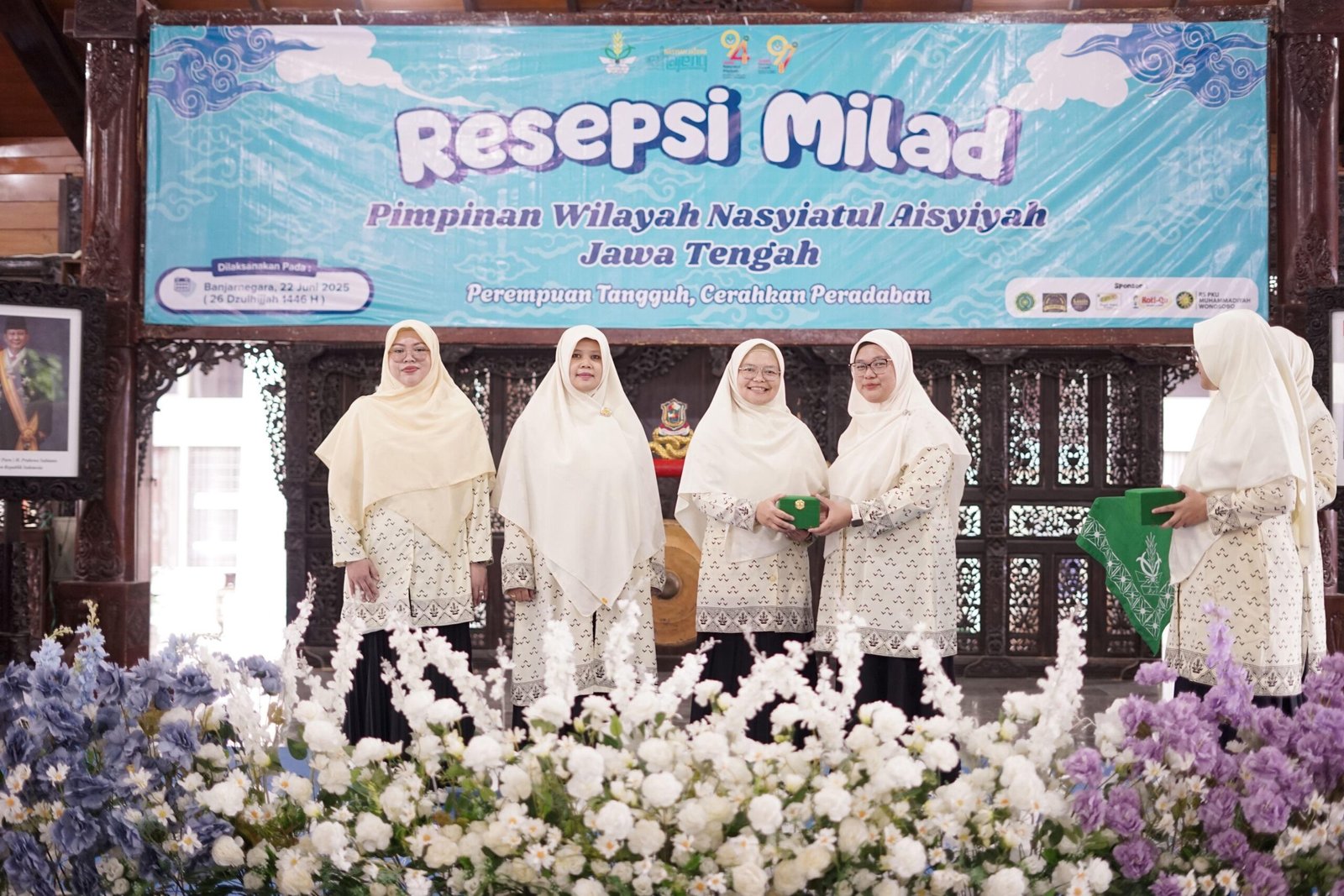 Pimpinan Daerah Nasyiatul Aisyiyah Temanggung meraih juara satu dalam Lomba Kreasi Dance Tingkat Jawa Tengah