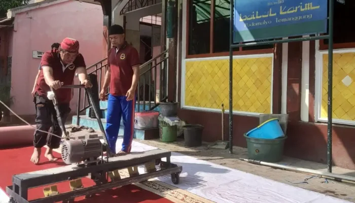 Kolaborasi Pemuda Muhammadiyah Temanggung Peduli Masjid : Wujud Kepedulian Terhadap Kebersihan Rumah Ibadah
