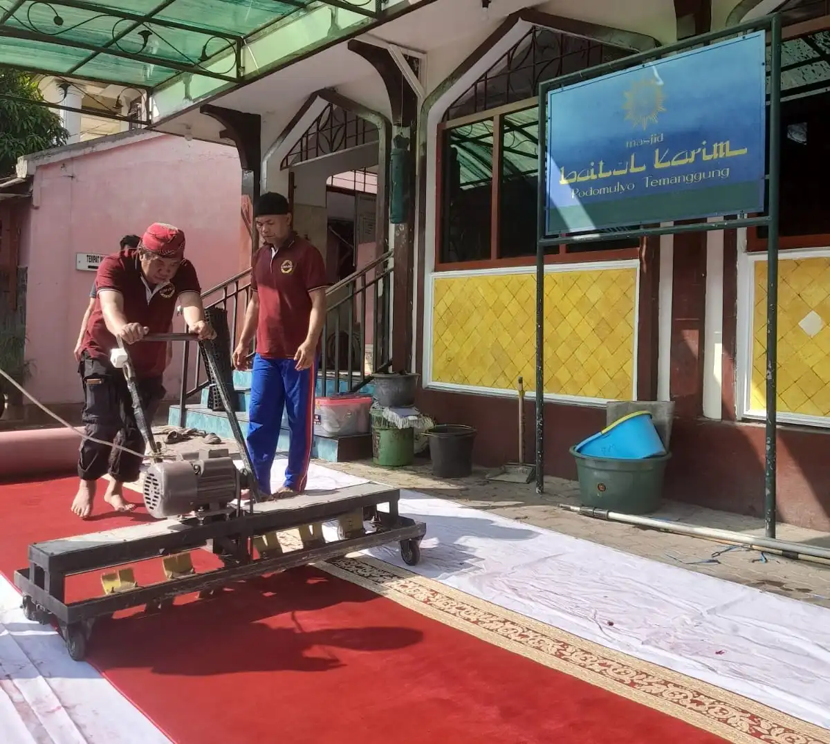 Kolaborasi Pemuda Muhammadiyah Temanggung Peduli Masjid : Wujud Kepedulian Terhadap Kebersihan Rumah Ibadah