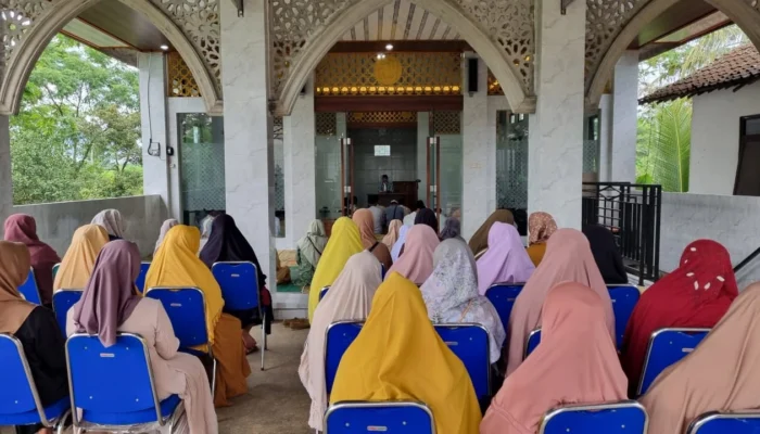 Pentingnya Taqwa Sebagai Bekal Terbaik Kehidupan, Disampaikan dalam Pengajian Ahad Pagi PCM Kandangan
