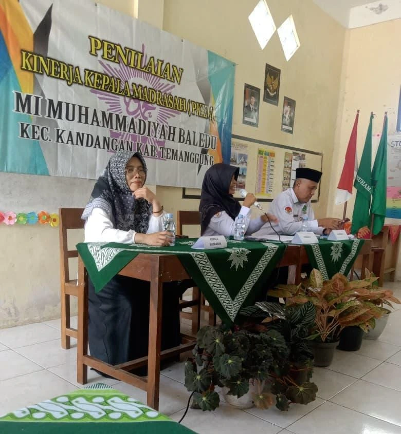 Komitmen Tingkatkan Mutu Pendidikan, MI Muhammadiyah Baledu Sukseskan PKKM Kepala Madrasah Dwi Iswarini, S.Pd.