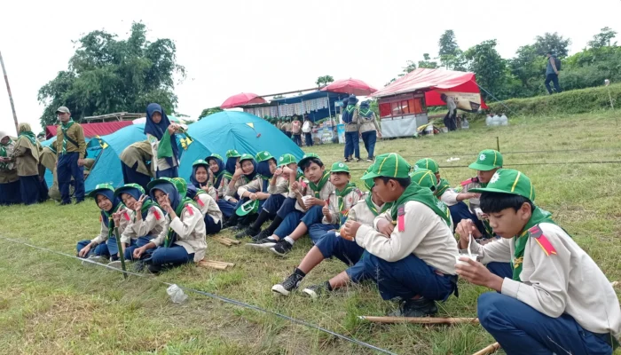 Mencetak Generasi Tangguh: Siswa MI Muhammadiyah Baledu Gembleng Diri dalam Pelatihan Mitigasi Bencana dan Aksi Hijau HW Temanggung