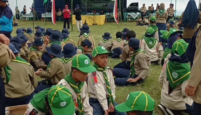 Mencetak Generasi Tangguh: Siswa MI Muhammadiyah Baledu Gembleng Diri dalam Pelatihan Mitigasi Bencana dan Aksi Hijau HW Temanggung