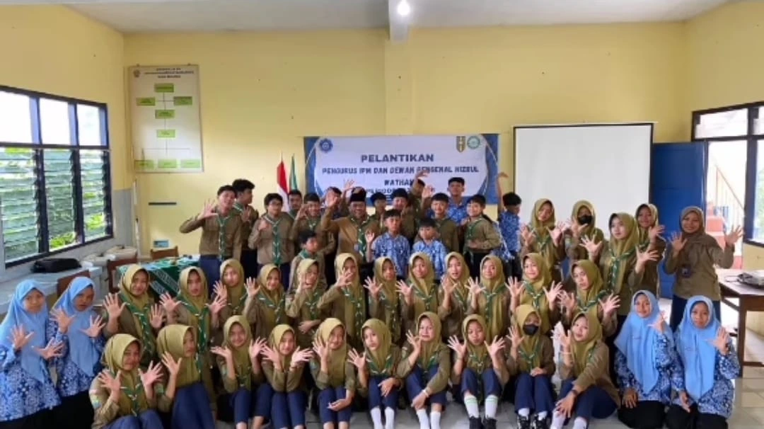 Sinergi Kepemimpinan Baru: Pengurus IPM dan Dewan Pengenal HW SMP Muhammadiyah 5 Kandangan Resmi Dilantik, Siap Emban Amanah