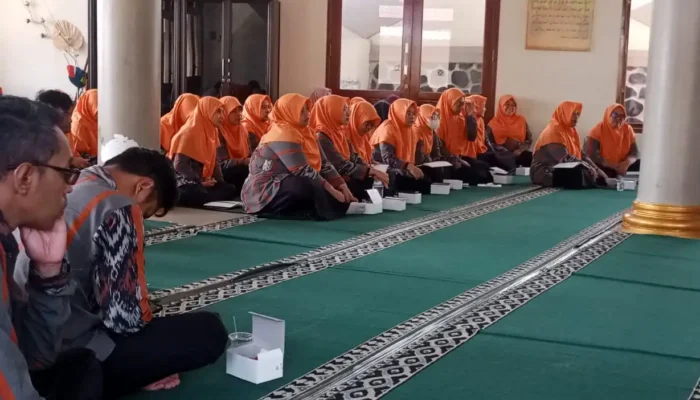 Dikdasmen PCM Parakan Gelar Pembinaan Guru dan Karyawan SD Muhammadiyah Parakan