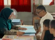 Pundak Kokoh di Ruang Kelas: Saat Ayah Menjemput Mimpi di Hari Pembagian Rapor