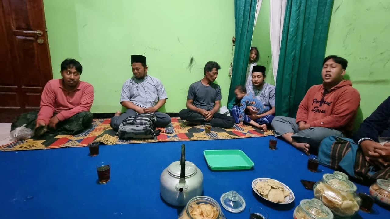 Perkuat Fondasi Gerakan, Ustadz Asmu'i Kupas Tuntas Aqidah, Akhlaq, dan Ibadah di Pos Ronda #7 PCPM Kandangan