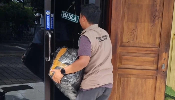 Solidaritas Tanpa Batas: AMM Kandangan Gandeng BAZNAS Temanggung Salurkan Bantuan untuk Korban Bencana Sumatera