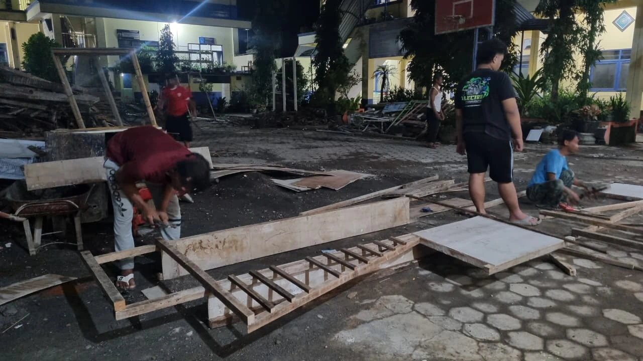 Semangat Membara: Pemuda dan Nasyiatul Aisyiyah Malebo Bersatu, Siapkan Properti Spektakuler untuk TPQ Ar Rahmah Jelang KEMAIS 2025