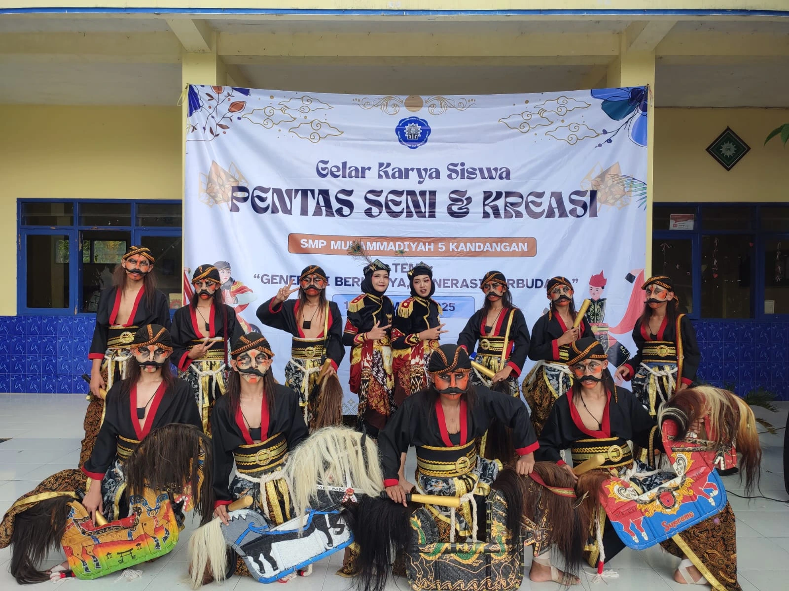 Lestarikan Budaya Lokal, Smp Muhammadiyah 5 Kandangan Sukses Gelar Pentas Seni Bertema "Generasi Berkarya, Generasi Berbudaya"