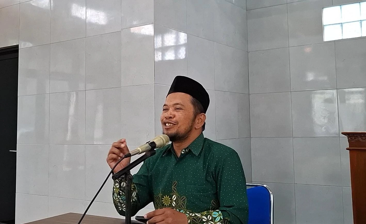 Ratusan Jemaah Padati Masjid Nurul Iman, Ustadz Asmu'i Ingatkan Empat Lapis Pengawasan Allah dalam Kajian Ahad Pagi PCM Kandangan