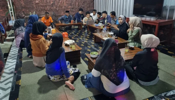 Perkuat Sinergi Organisasi, PCM Kandangan Gelar Rapat Konsolidasi Pra-Pengukuhan PCNA di Angkringan Pak Pulung