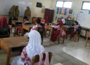 Tebarkan Inspirasi, 9 Santriwati Ponpes Almatera Gelar “Character Building Motivation” di MI Muhammadiyah Baledu