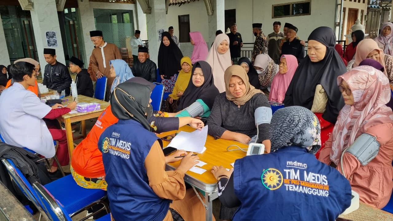 Wujudkan Jamaah Sehat, PCM Kandangan dan RS PKU Muhammadiyah Temanggung Gelar Cek Kesehatan Gratis