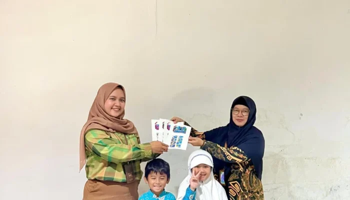 Keceriaan Siswa KB Aisyiyah Pelangi Temanggung: Mengenal Tradisi Kirim Surat di Era Digital