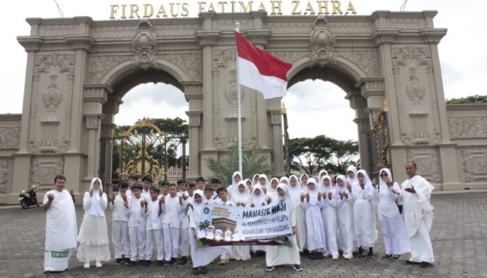 Siswa MI Muhammadiyah Klepu Praktik Manasik Haji di Fatimah Zahra Semarang