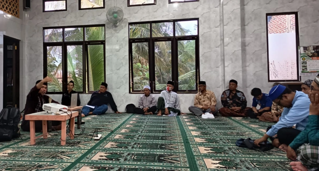 Teguhkan Identitas Kader, Ustadz Mukharom Kupas Tuntas PHIWM dalam Kajian Menjelang Berbuka di PCM Kandangan