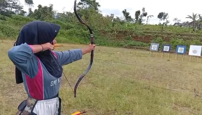 Kilau Prestasi Memanah: Siswa SMP Muhammadiyah 5 Kandangan Berjaya di Liga FESPATI Kedu Raya