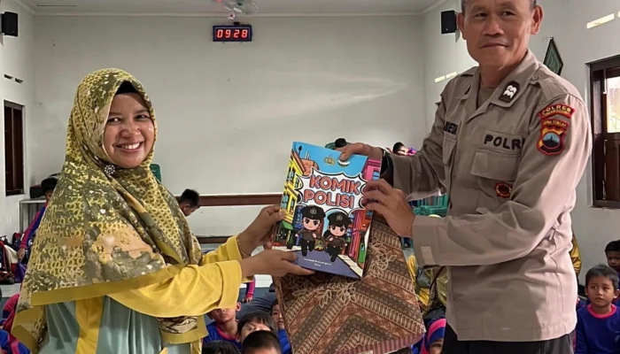 Tanamkan Kedisiplinan Sejak Dini, BA Aisyiyah Kertosari Temanggung Gelar Program "Polisi Sahabat Anak"
