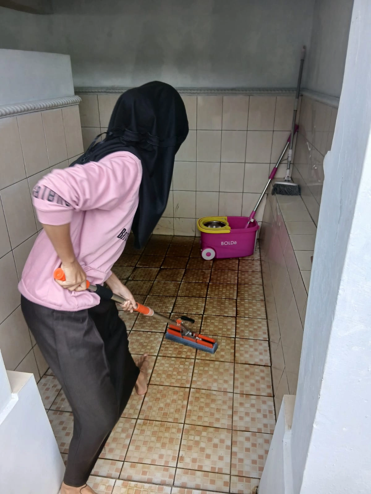 Sambut Ramadan, Siswa SMP Muhammadiyah 5 Kandangan Gelar Aksi Bersih-Bersih 14 Masjid Serentak