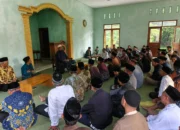 Kuliah Ahad Pagi PCM Kaloran dan Halalbihalal, Ratusan Jamaah Padati Masjid SMP Muhammadiyah 6 Kaloran