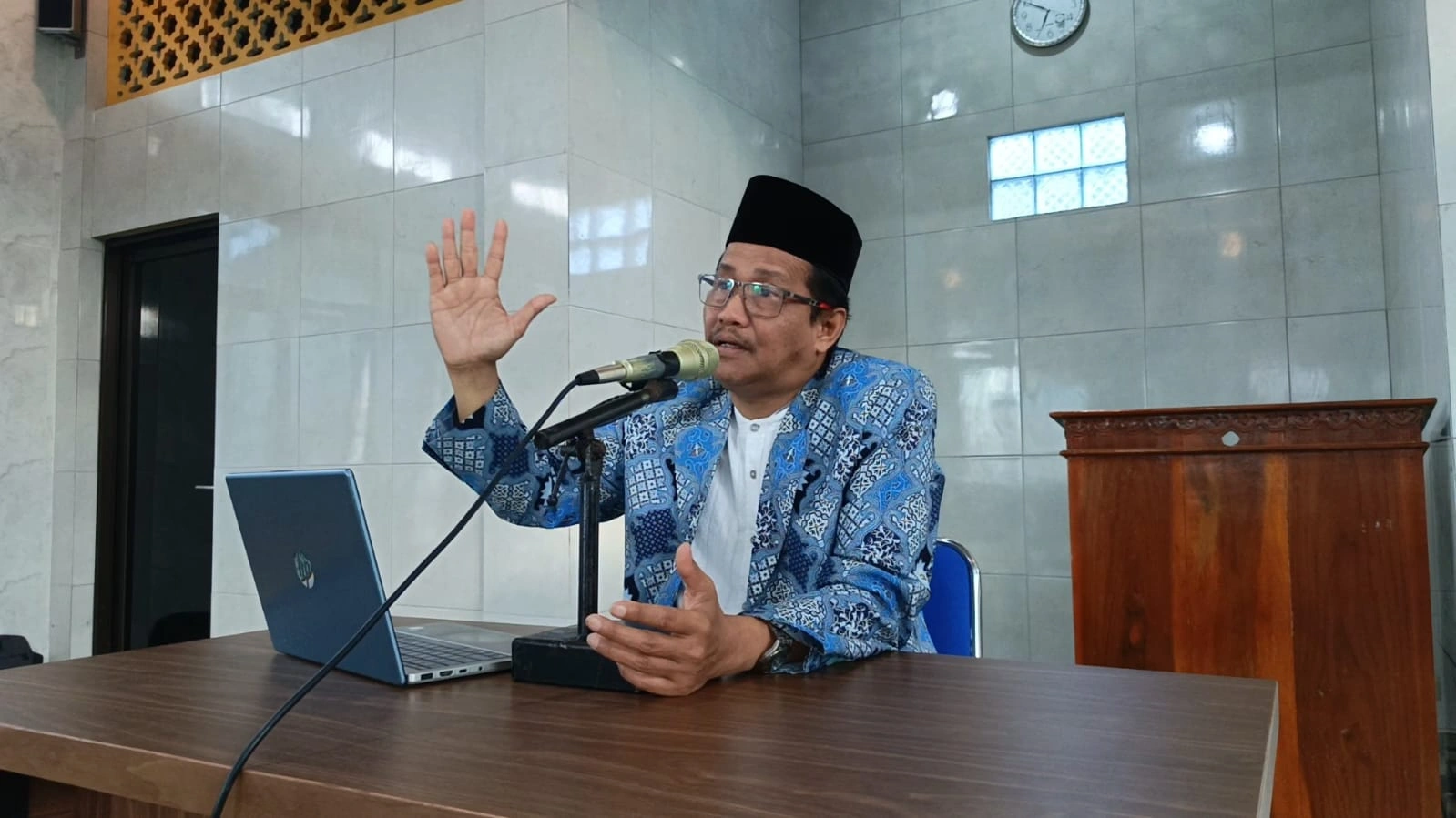 Tadabbur Al-Qur'an: Mengetuk Pintu Hati dan Mengobati Jiwa di Masjid Nurul Iman Kandangan