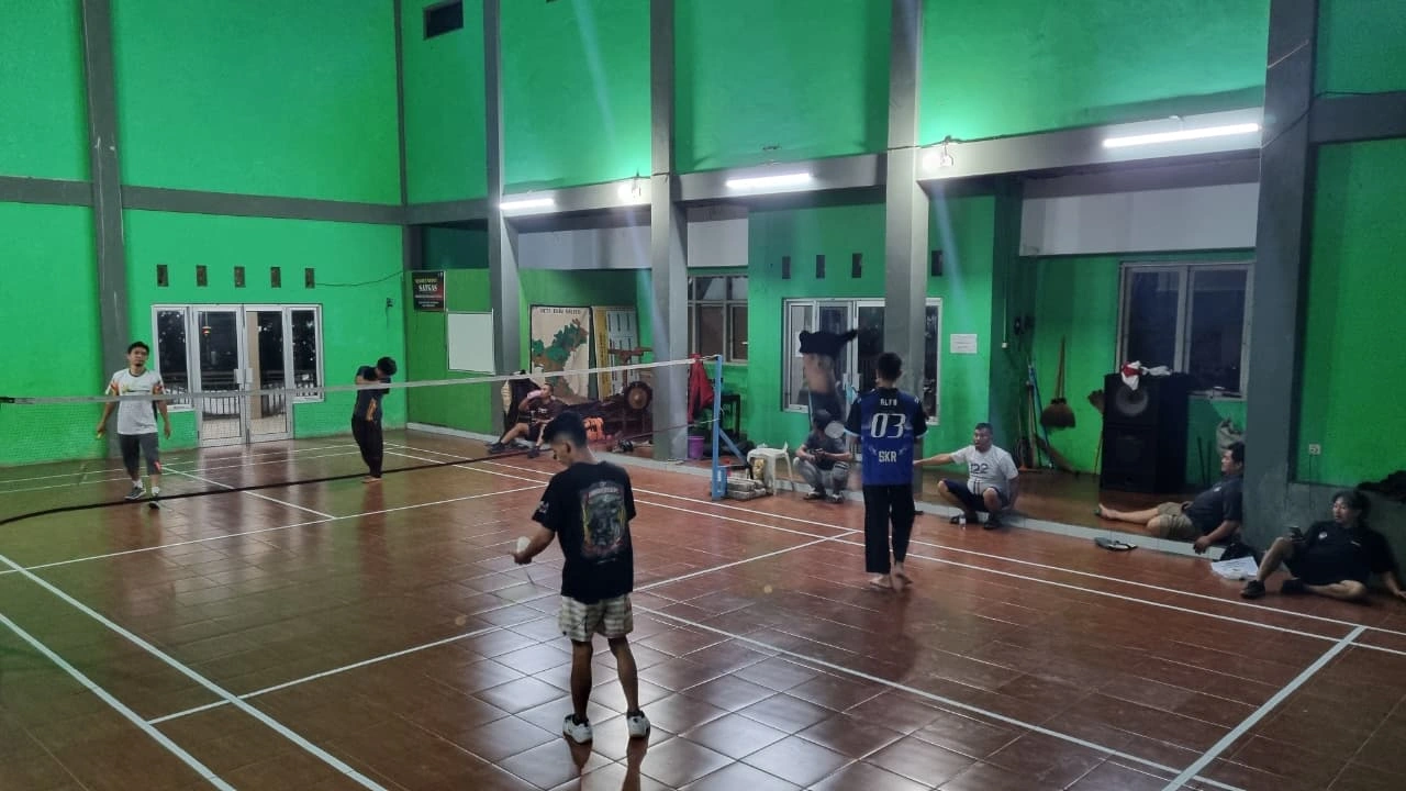 Pererat Ukhuwah Lewat Olahraga, PCPM Kandangan Sukses Gelar Pertandingan Bulu Tangkis di Gedung Serbaguna Desa Baledu