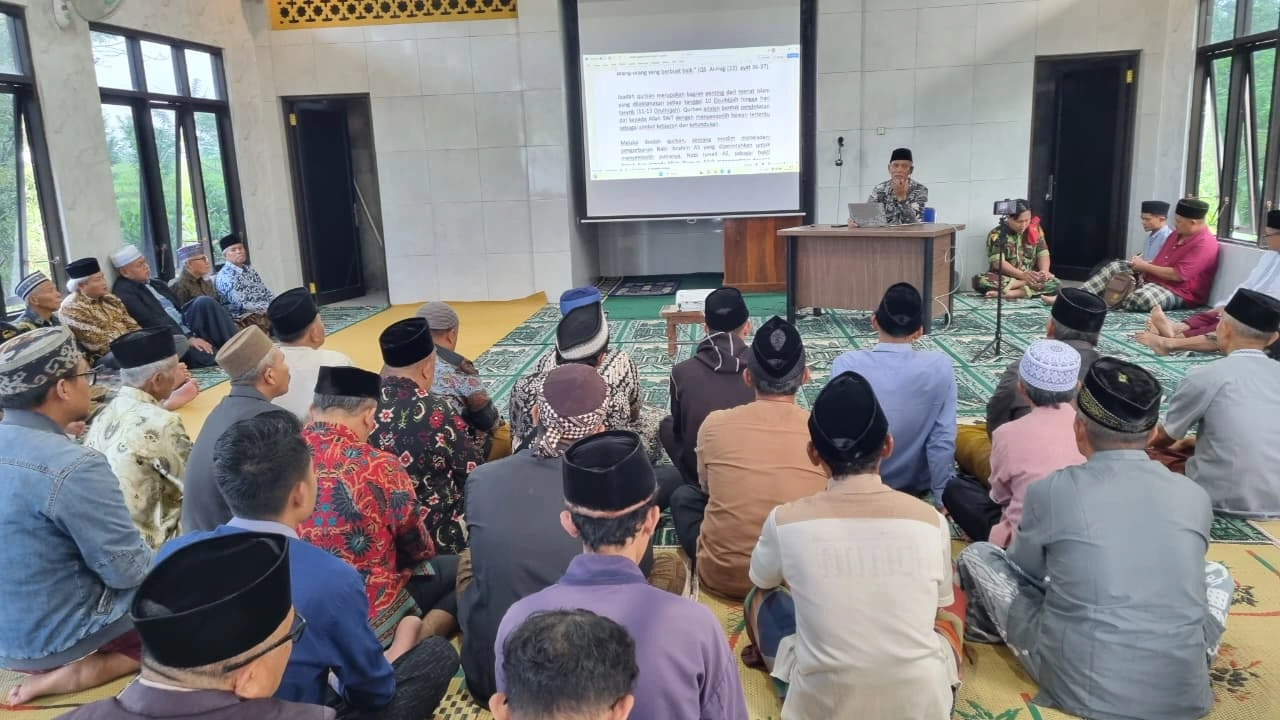 Menggali Hakikat, Niat, dan Tujuan Idul Qurban Bersama Ustadz Drs. H. Makmun Pitoyo, M.Pd. dalam Pengajian Ahad Pagi PCM Kandangan