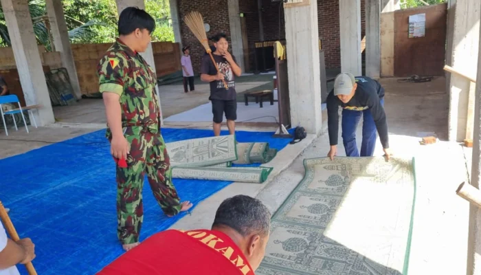 Jelang Iduladha 1447 H, Pemuda Muhammadiyah Kandangan Gelar Aksi Bersih-Bersih di Dua Masjid Sekaligus