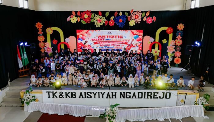 Luluskan 55 Siswa, Panggung Kreativitas TK dan KB Aisyiyah Ngadirejo Penuh Haru dan Kebanggaan