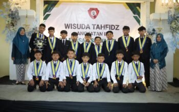 Wisuda Tahfidz Angkatan II MI Muhammadiyah Malebo, 21 Siswa Raih Hafalan hingga 3 Juz Al-Qur’an