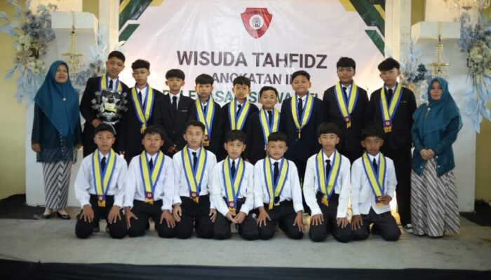 Wisuda Tahfidz Angkatan II MI Muhammadiyah Malebo, 21 Siswa Raih Hafalan hingga 3 Juz Al-Qur’an