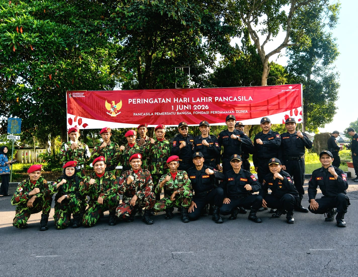 Perkokoh Persatuan Bangsa: 5 Personil KOKAM Kandangan Bersinergi Hadiri Upacara Hari Lahir Pancasila di Kabupaten Temanggung