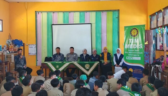 MI Muhammadiyah Klepu dan RS PKU Muhammadiyah Temanggung Gelar Edukasi Kesehatan dan Cek Kesehatan Gratis bagi Siswa Baru