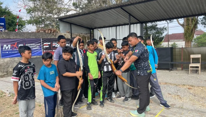 Asah Fisik dan Mental, Pontren Almatera Resmi Buka Ekstrakurikuler Panahan Perdana