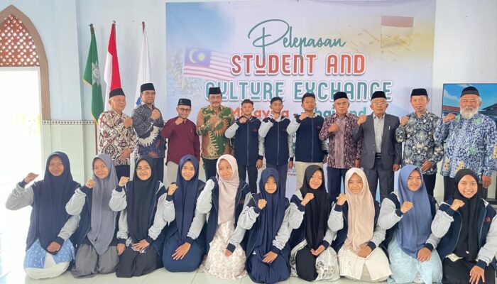 Menembus Batas Global, 13 Santri Almatera Siap Jajaki Sekolah di Thailand dan Malaysia