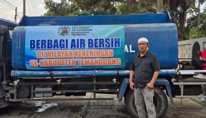 Persaudaraan Haji dan Umroh Ar Raudhah Muhammadiyah Temanggung Salurkan Air Bersih untuk Warga Terdampak Kekeringan