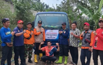 Muhammadiyah dan KOKAM Kaloran Salurkan 11 Tangki Air Bersih untuk Warga Terdampak Kekeringan