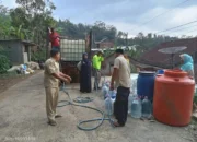 PHU Muhammadiyah Salurkan 20.000 Liter Air Bersih ke Tiga Wilayah di Temanggung