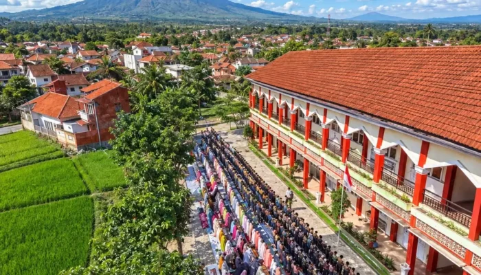 Ikhtiar Batiniah Warga SD Muhammadiyah Temanggung, Gelar Salat Istisqa untuk Memohon Turunnya Hujan