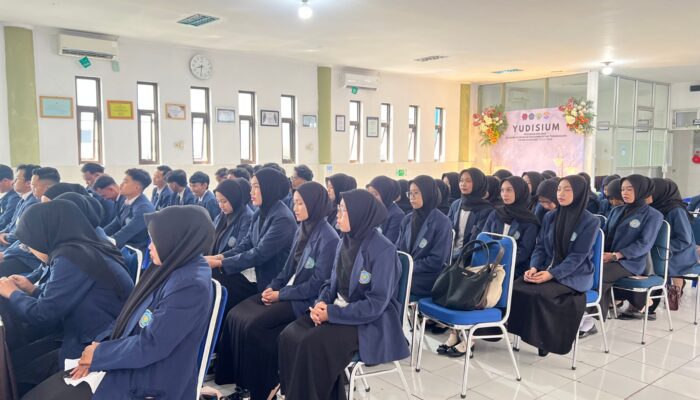 AKMT Gelar Yudisium Perdana, Dorong Lulusan Berdaya Saing